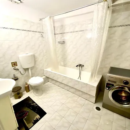 Apartment George's